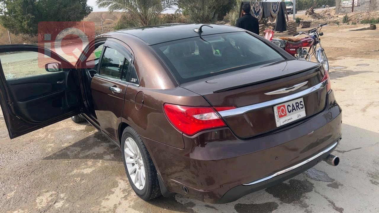 Chrysler 200